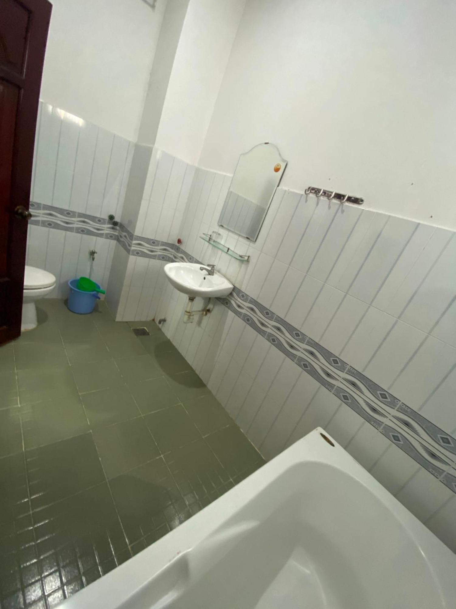 Khách Sạn Kim Phụng Ngân Cần Thơ Extérieur photo