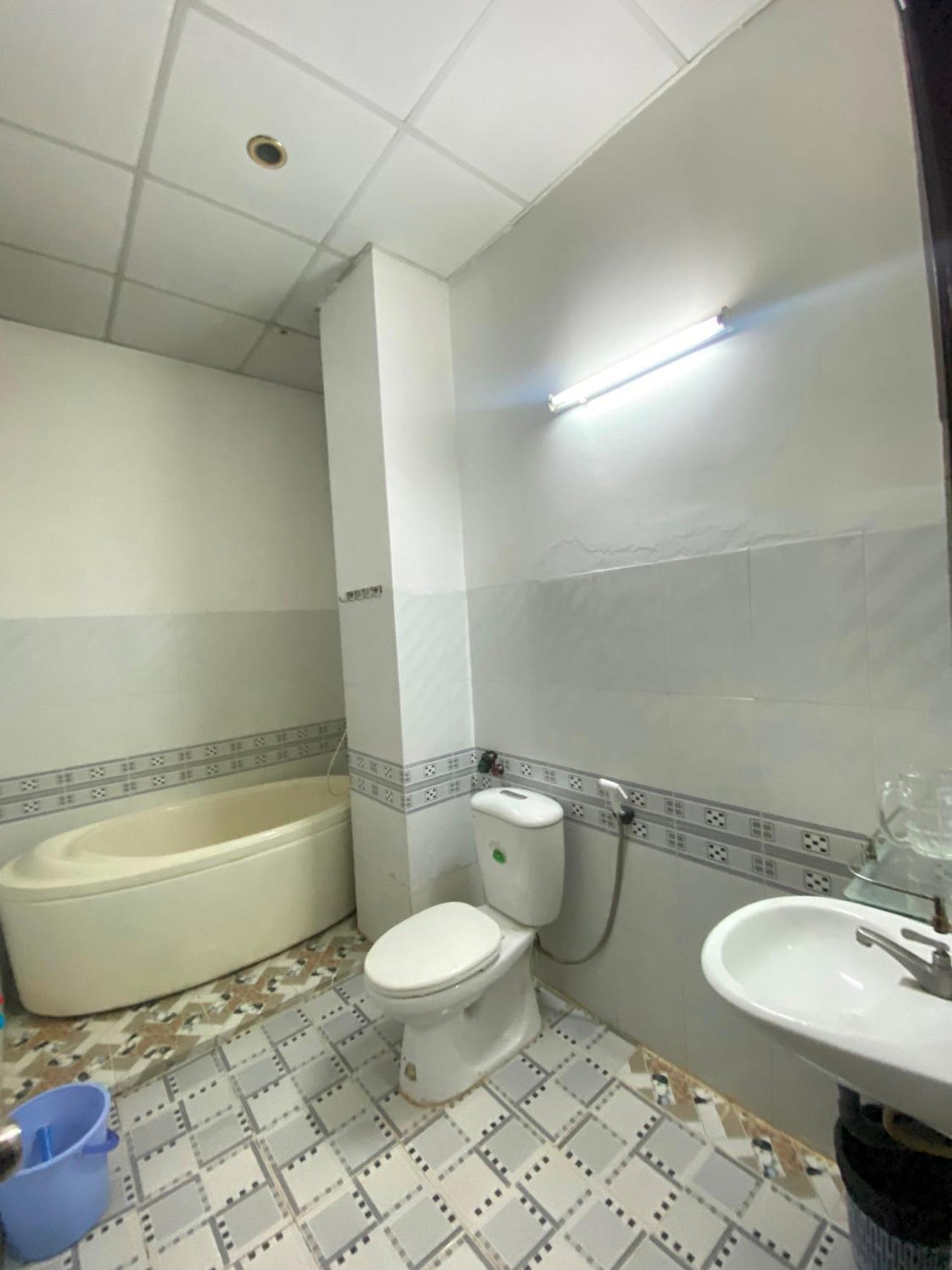 Khách Sạn Kim Phụng Ngân Cần Thơ Extérieur photo